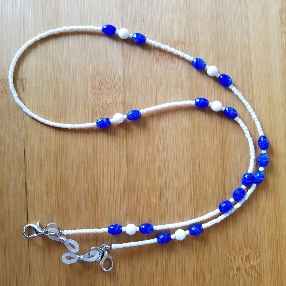 Hand Crafted Face Mask or Eyeglasses Chain Holder Lanyard 26" Blue & White Beads
